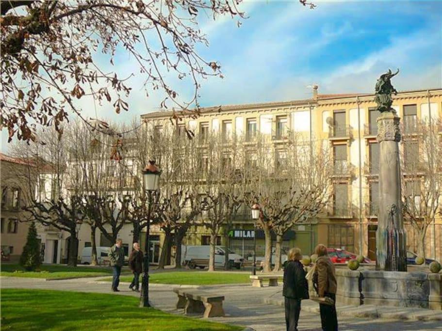 Casa Ramona Apartamento De Pueblo Con Patio En El Centro De Sant Joan Sant Joan de les Abadesses Exteriör bild