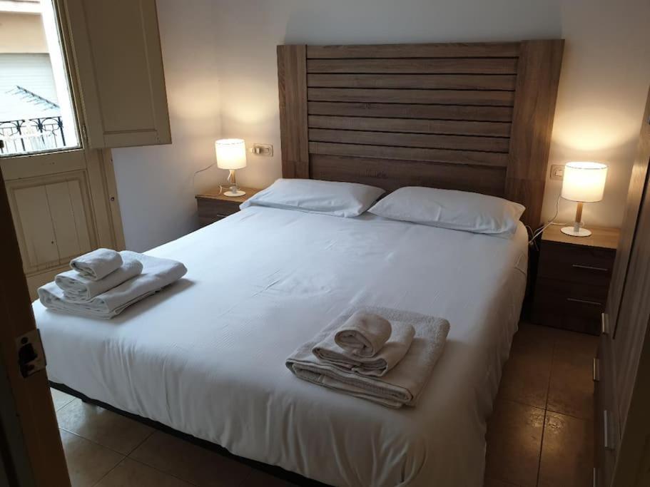 Casa Ramona Apartamento De Pueblo Con Patio En El Centro De Sant Joan Sant Joan de les Abadesses Exteriör bild
